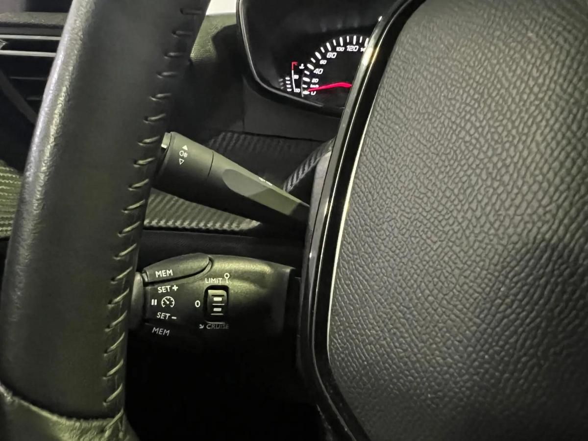 peugeot-208-2022-gasolina-1199cc