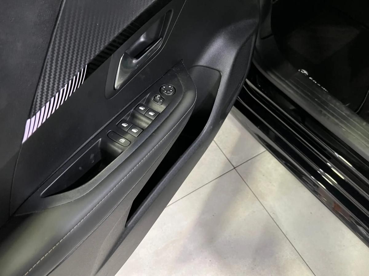 peugeot-208-2025-gasolina-1199cc