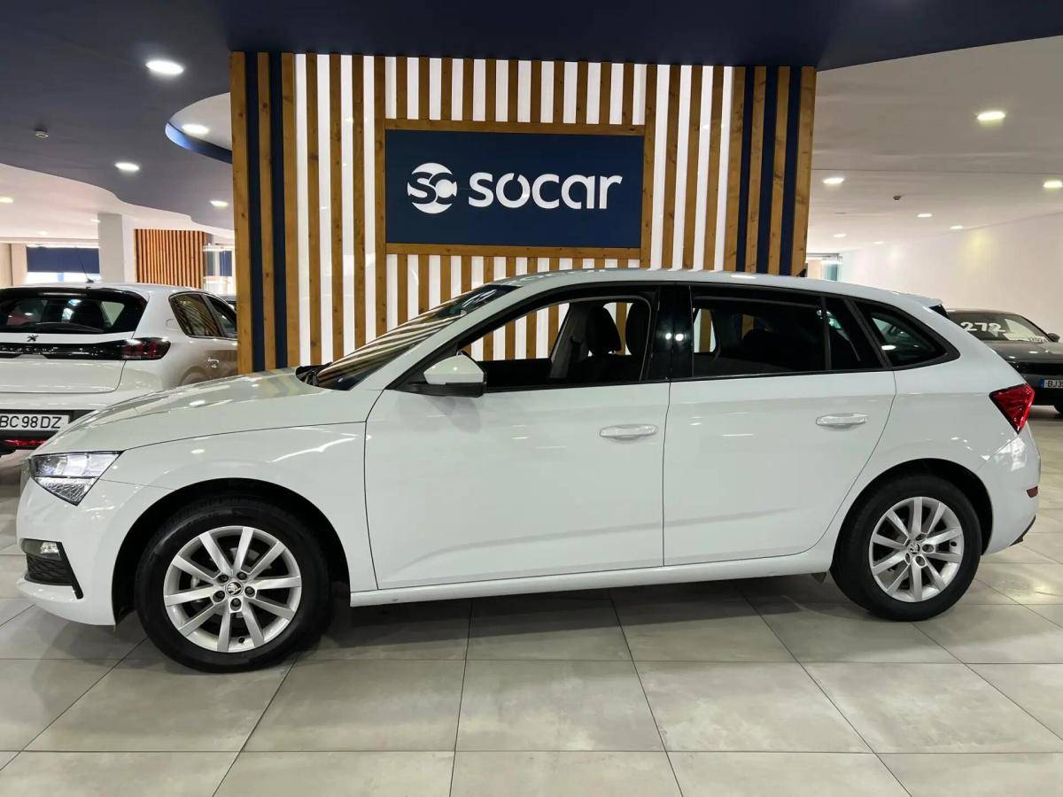 skoda-scala-2023-gasolina-999cc