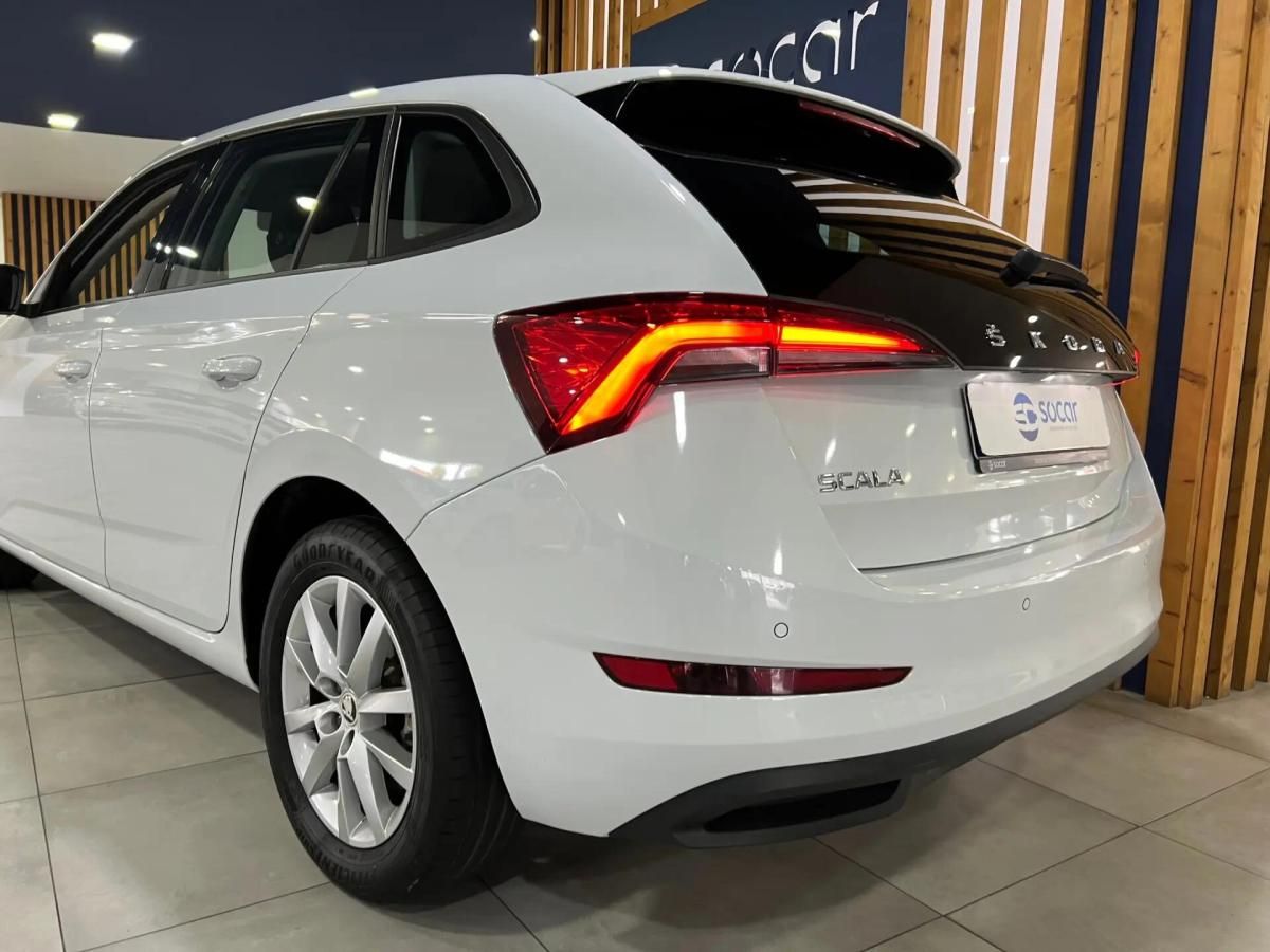 skoda-scala-2023-gasolina-999cc