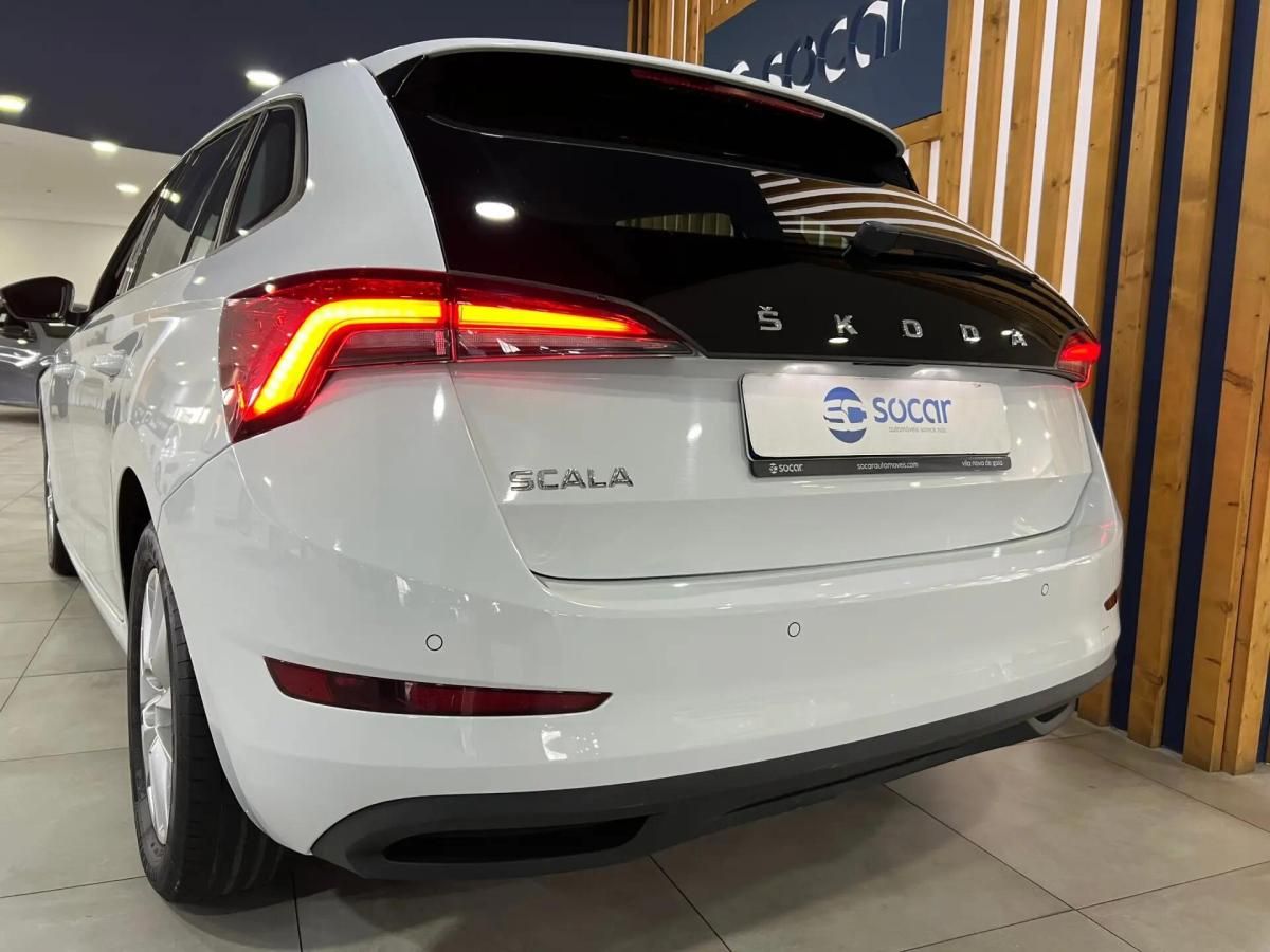 skoda-scala-2023-gasolina-999cc