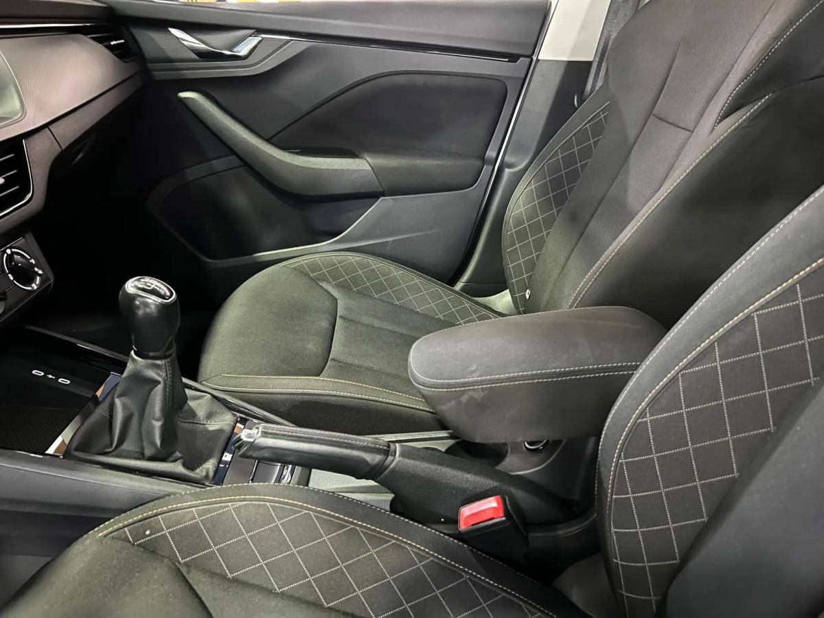 skoda-scala-2023-gasolina-999cc