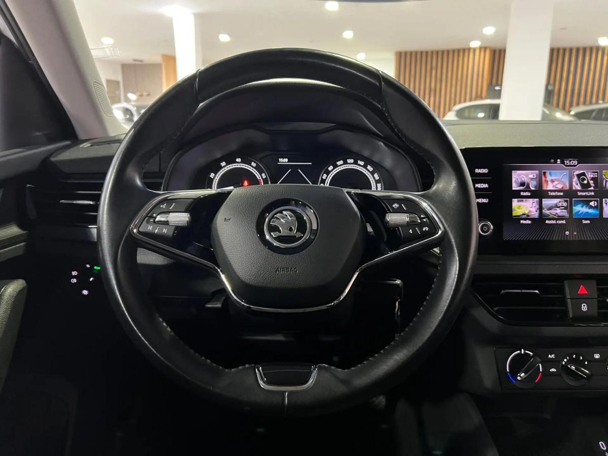 skoda-scala-2023-gasolina-999cc