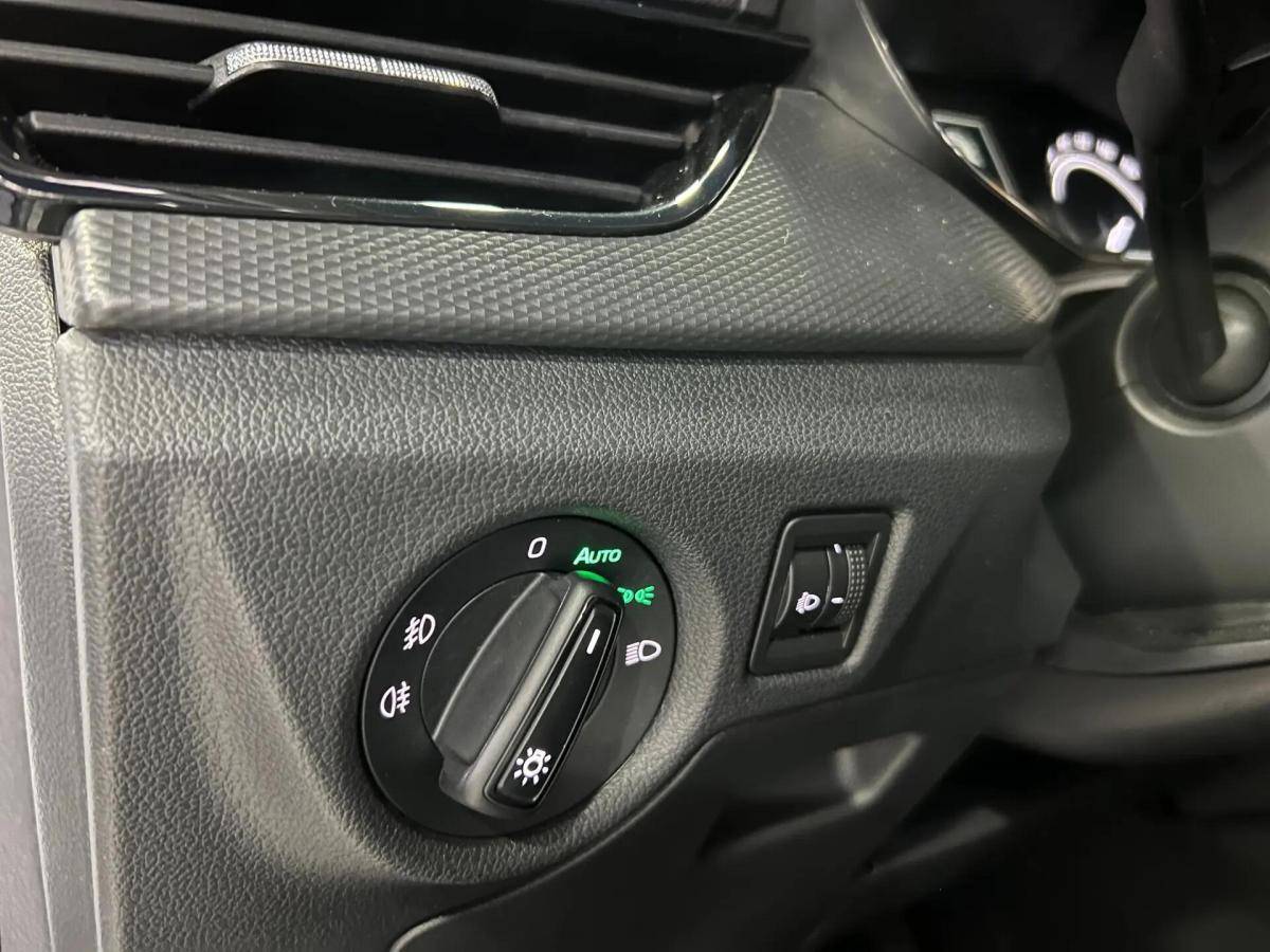 skoda-scala-2023-gasolina-999cc