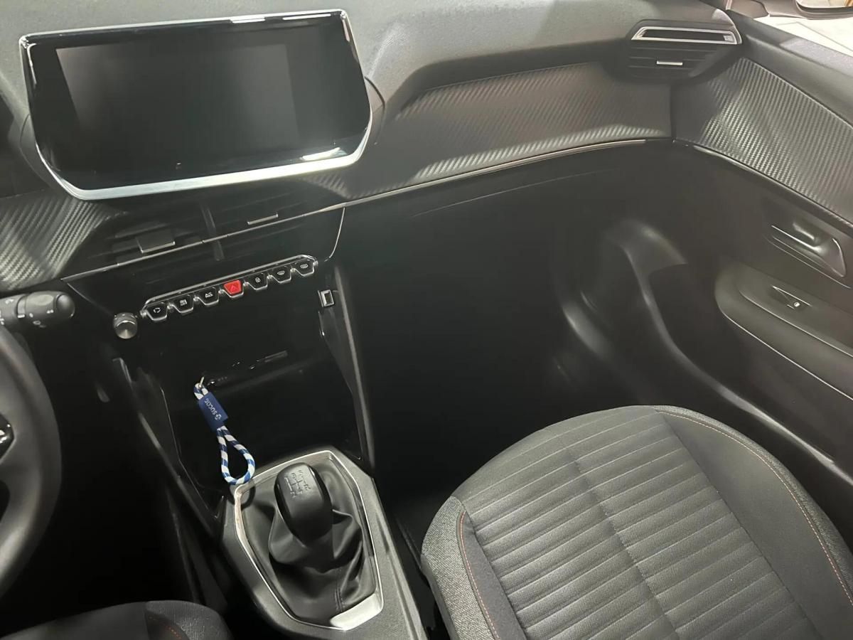 peugeot-208-2021-gasolina-1199cc