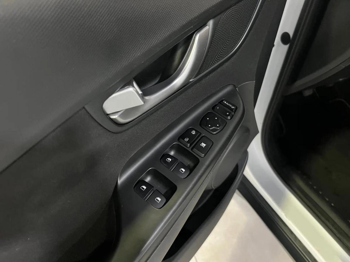 hyundai-kauai-2022-gasolina-998cc