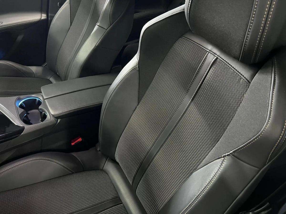 peugeot-3008-2023-hibrido-a-gasolina-1598cc