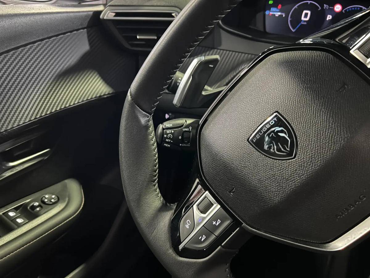 peugeot-208-2025-hibrido-a-gasolina-1199cc