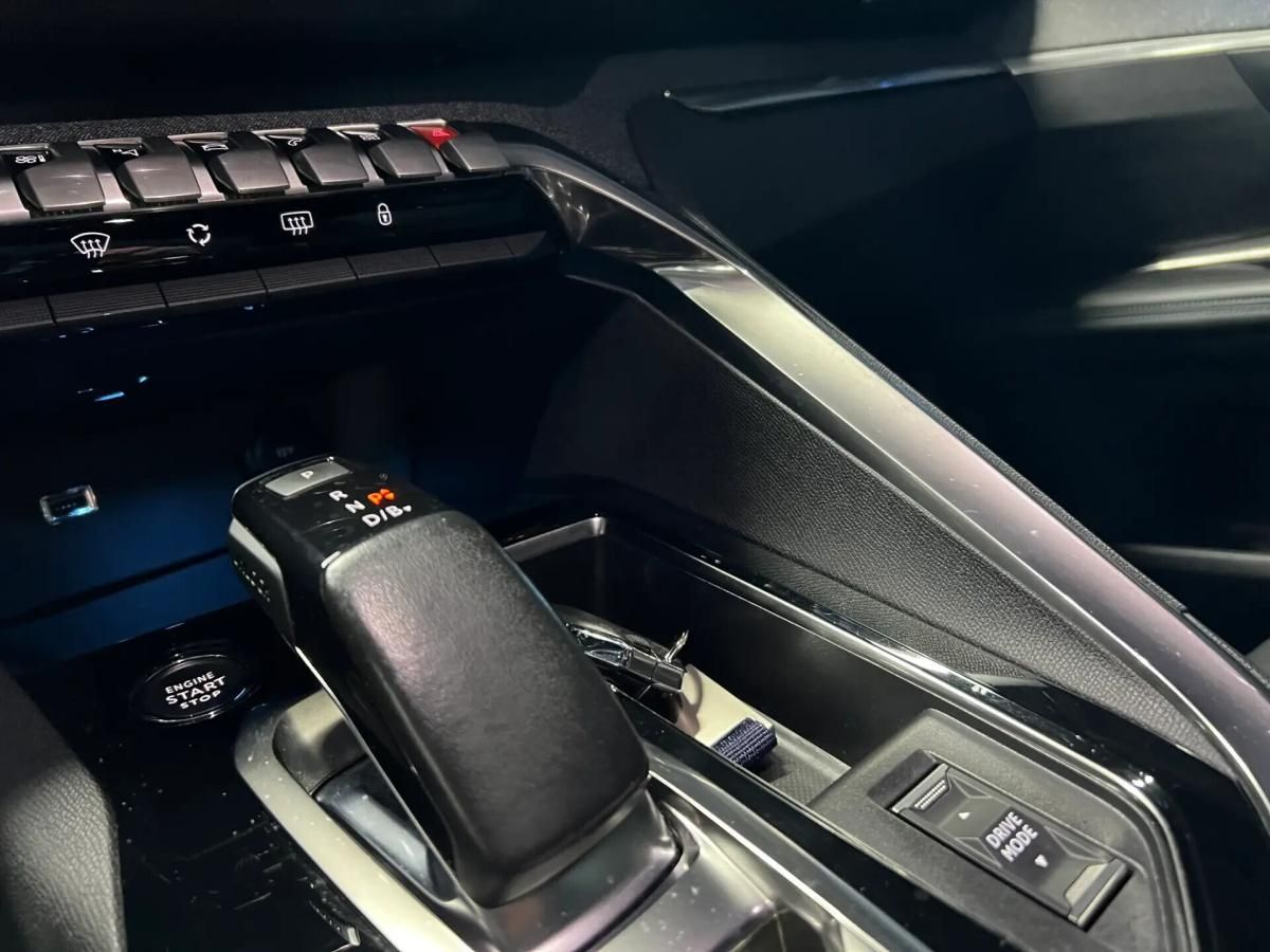 peugeot-3008-2023-hibrido-a-gasolina-1598cc