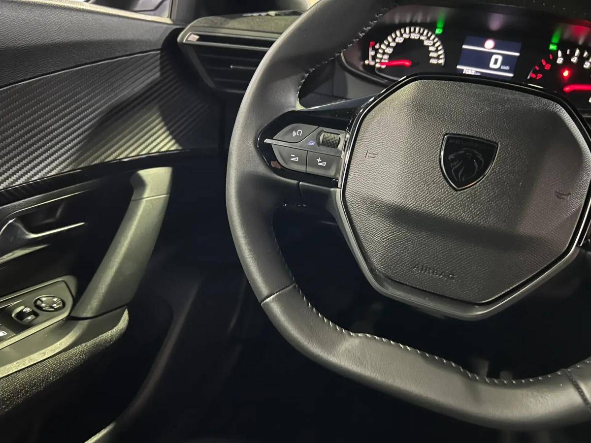 peugeot-2008-2025-gasolina-1199cc