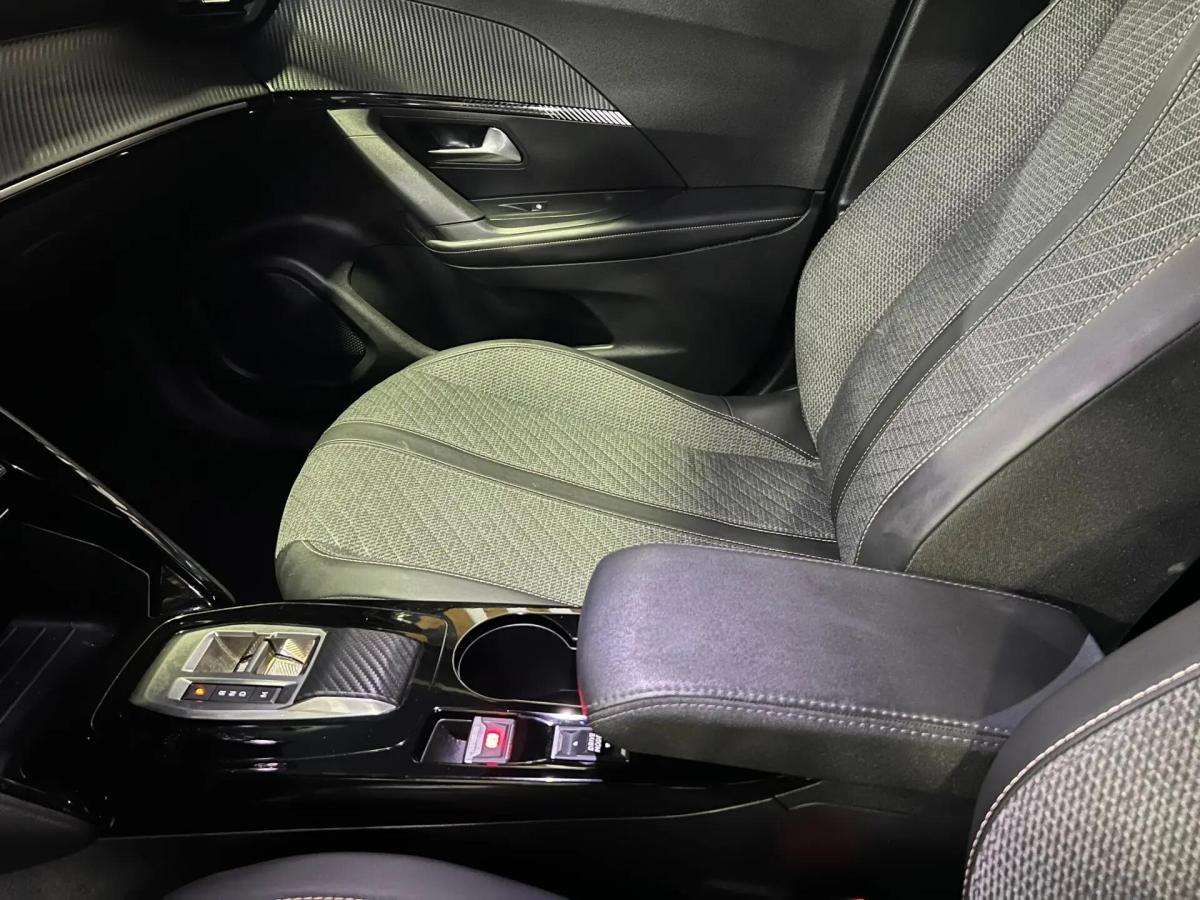 peugeot-e-2008-2026-eletrico-0cc