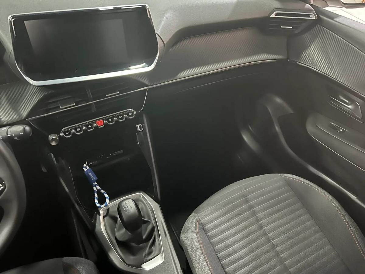 peugeot-208-2023-gasolina-1199cc