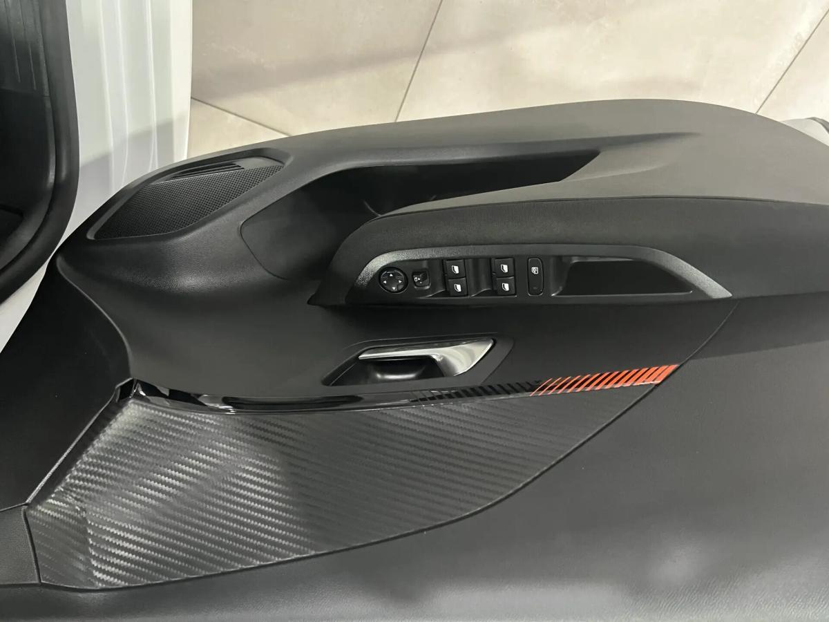 peugeot-208-2023-gasolina-1199cc