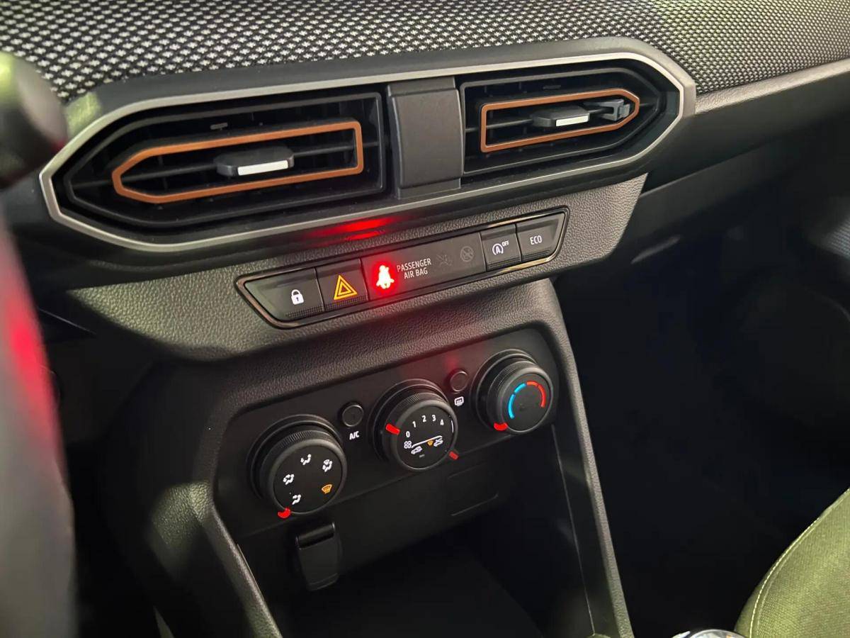 dacia-sandero-2023-gasolina-999cc