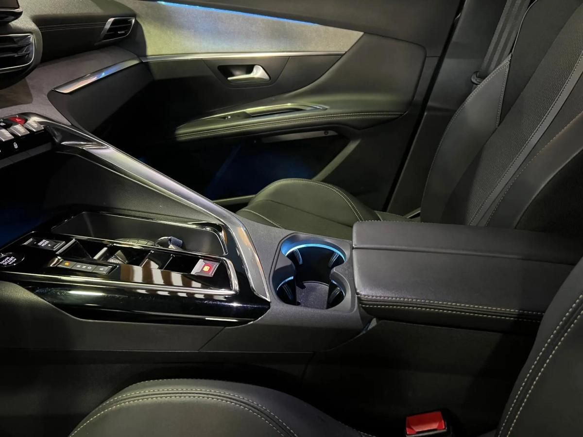 peugeot-3008-2023-hibrido-a-gasolina-1598cc