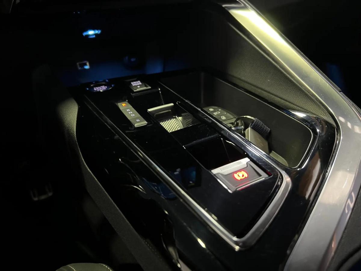 peugeot-3008-2023-hibrido-a-gasolina-1598cc