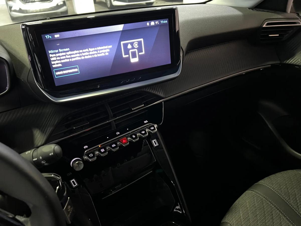 peugeot-208-2025-gasolina-1199cc