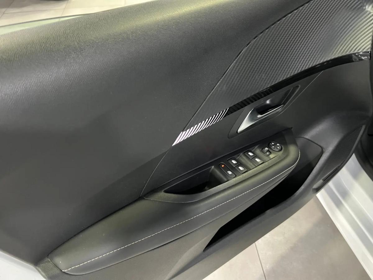 peugeot-208-2025-gasolina-1199cc