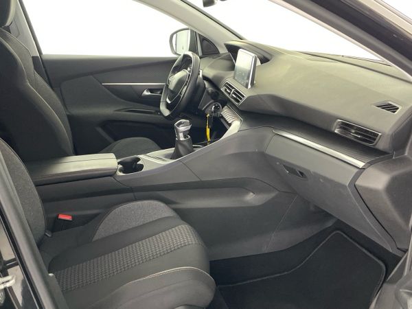 peugeot-5008-2018-diesel-1499cc