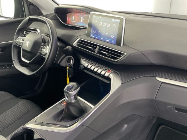 peugeot-5008-2018-diesel-1499cc