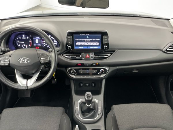 hyundai-i30-2021-diesel-1582cc