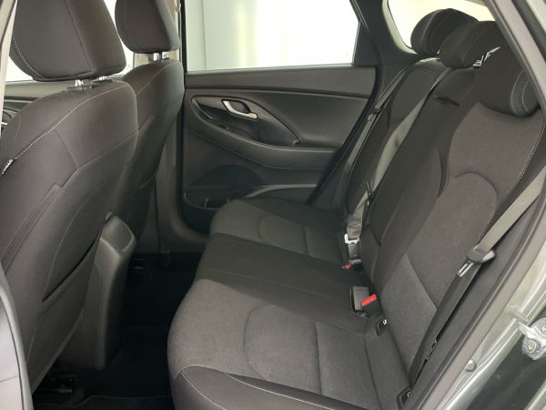 hyundai-i30-2021-diesel-1582cc