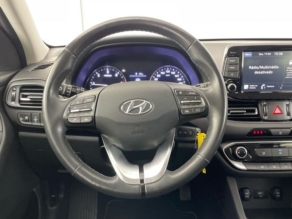 hyundai-i30-2021-diesel-1582cc
