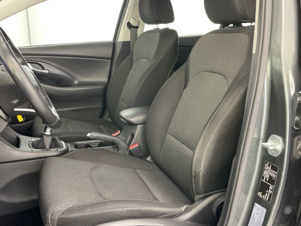 hyundai-i30-2021-diesel-1582cc