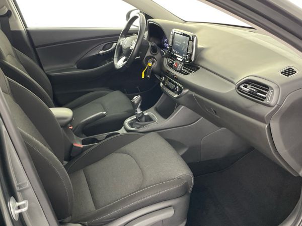 hyundai-i30-2021-diesel-1582cc