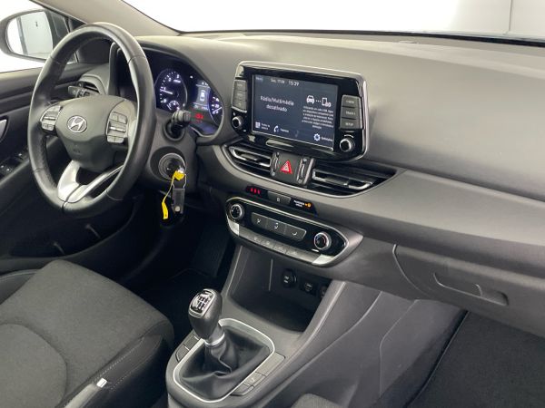 hyundai-i30-2021-diesel-1582cc