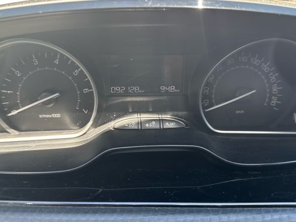 peugeot-208-2019-gasolina-1199cc