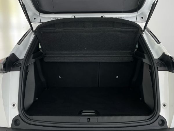 peugeot-2008-2022-gasolina-1199cc