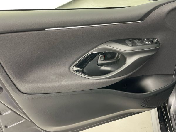 toyota-yaris-2025-gasolina-1490cc