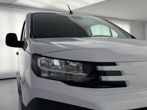 peugeot-partner-2025-diesel-1499cc