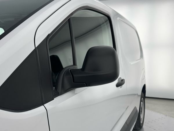 peugeot-partner-2025-diesel-1499cc