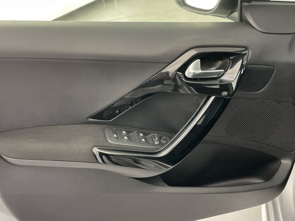 peugeot-208-2016-gasolina-1199cc