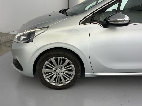 peugeot-208-2016-gasolina-1199cc