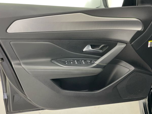 peugeot-308-sw-2023-gasolina-1199cc