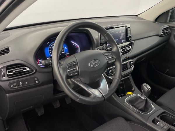 hyundai-i30-2023-gasolina-998cc
