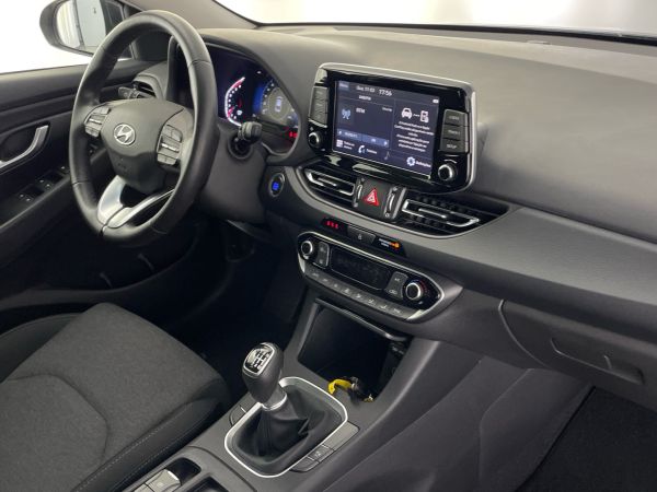hyundai-i30-2023-gasolina-998cc