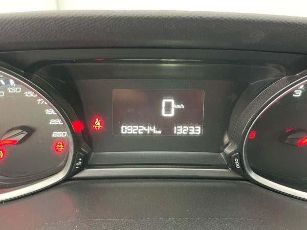 peugeot-308-2019-diesel-1499cc