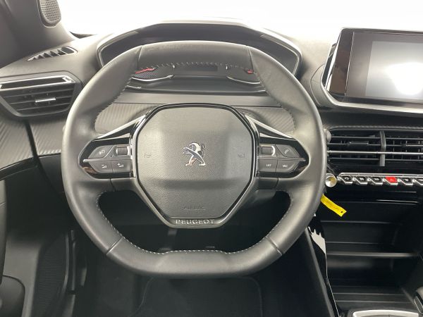 peugeot-2008-2022-gasolina-1199cc