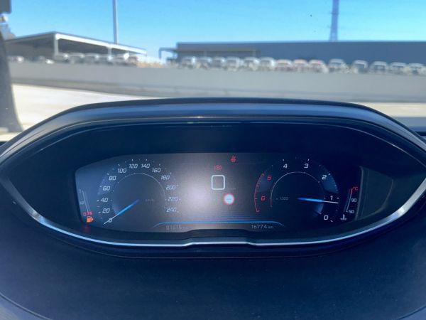 peugeot-5008-2017-diesel-1560cc