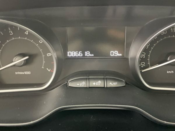 peugeot-208-2018-gasolina-1199cc
