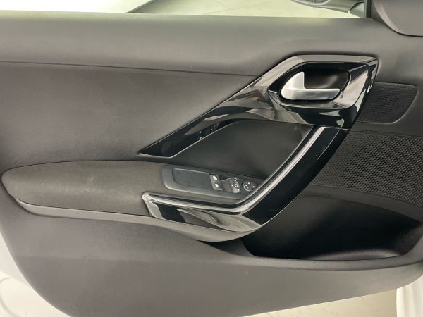 peugeot-208-2018-gasolina-1199cc