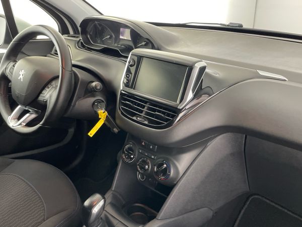 peugeot-208-2018-gasolina-1199cc