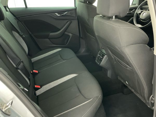 skoda-scala-2024-gasolina-999cc