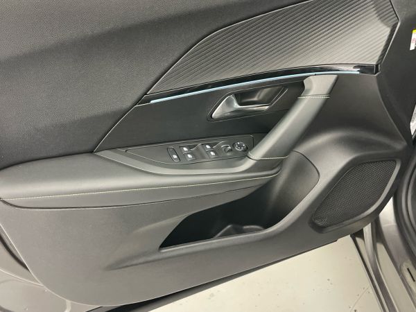 peugeot-2008-2021-gasolina-1199cc