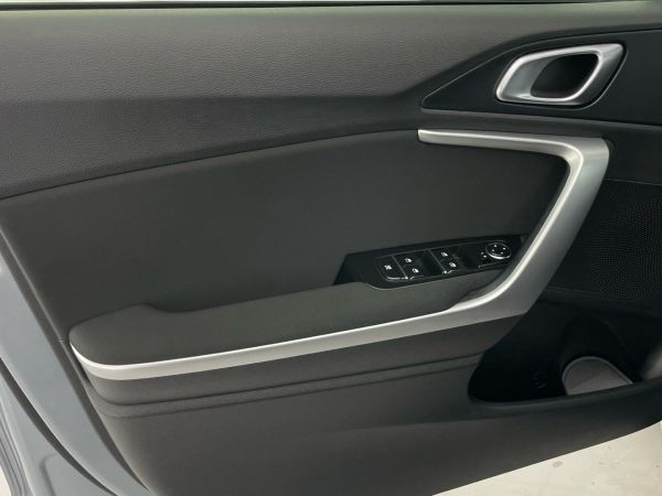 kia-xceed-2023-gasolina-998cc