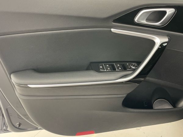 kia-xceed-2024-hibrido-1580cc